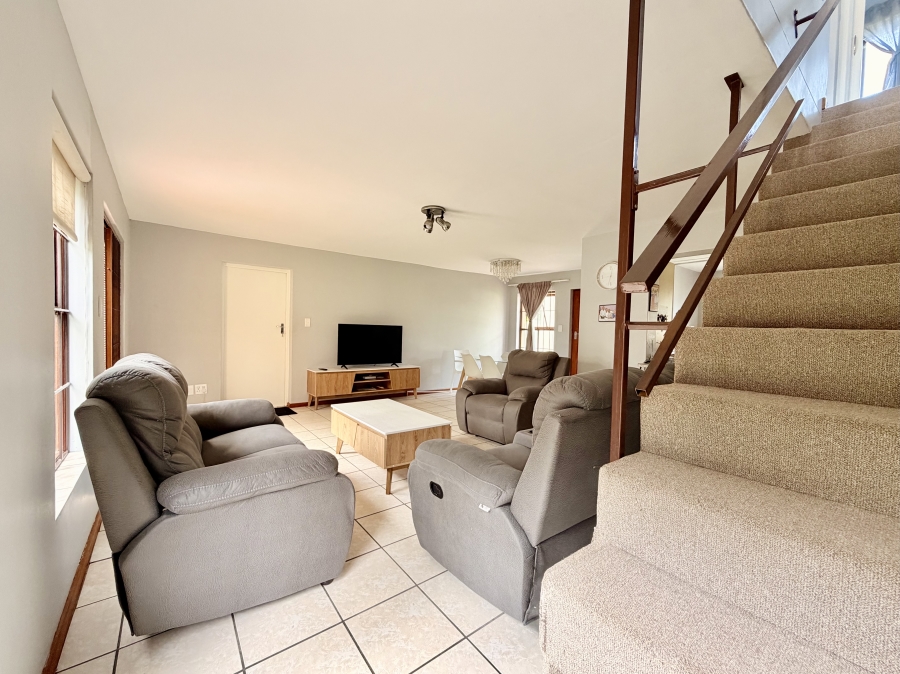 3 Bedroom Property for Sale in Sandbaai Western Cape